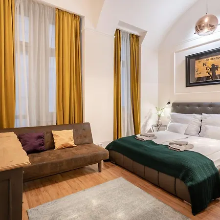 The Pearl Of The Heart Of * Budapest