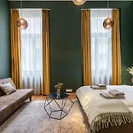The Pearl Of The Heart Of Apartment