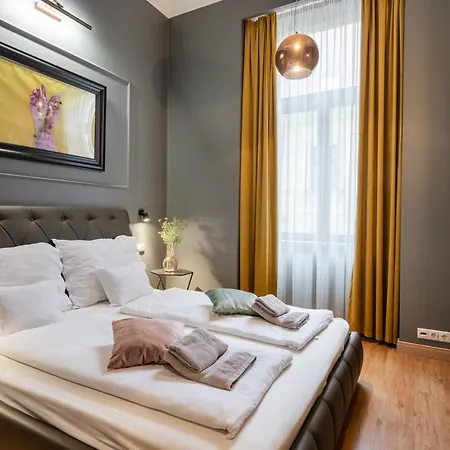 The Pearl Of The Heart Of Apartment Budapest