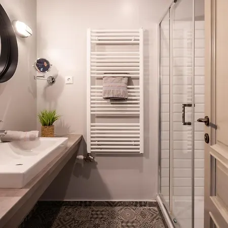 The Pearl Of The Heart Of Apartment Budapest